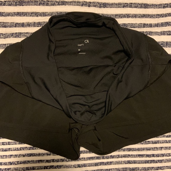 Gap fit running shorts- black - Picture 2 of 4